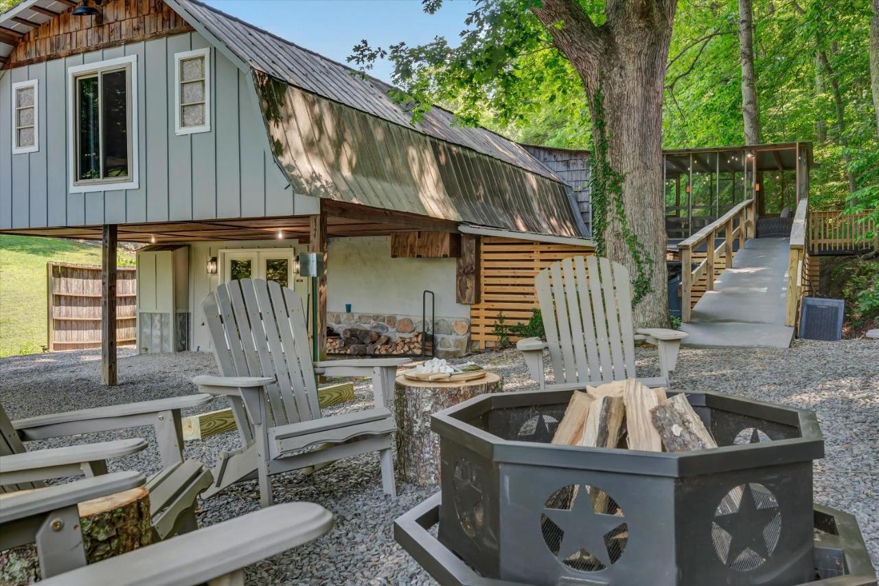 Rustic Barn Retreat — Knoxville