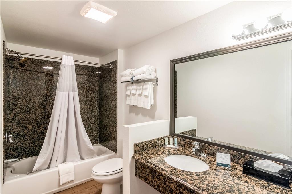 Quality Inn & Suites near Downtown Bakersfield - photo 25