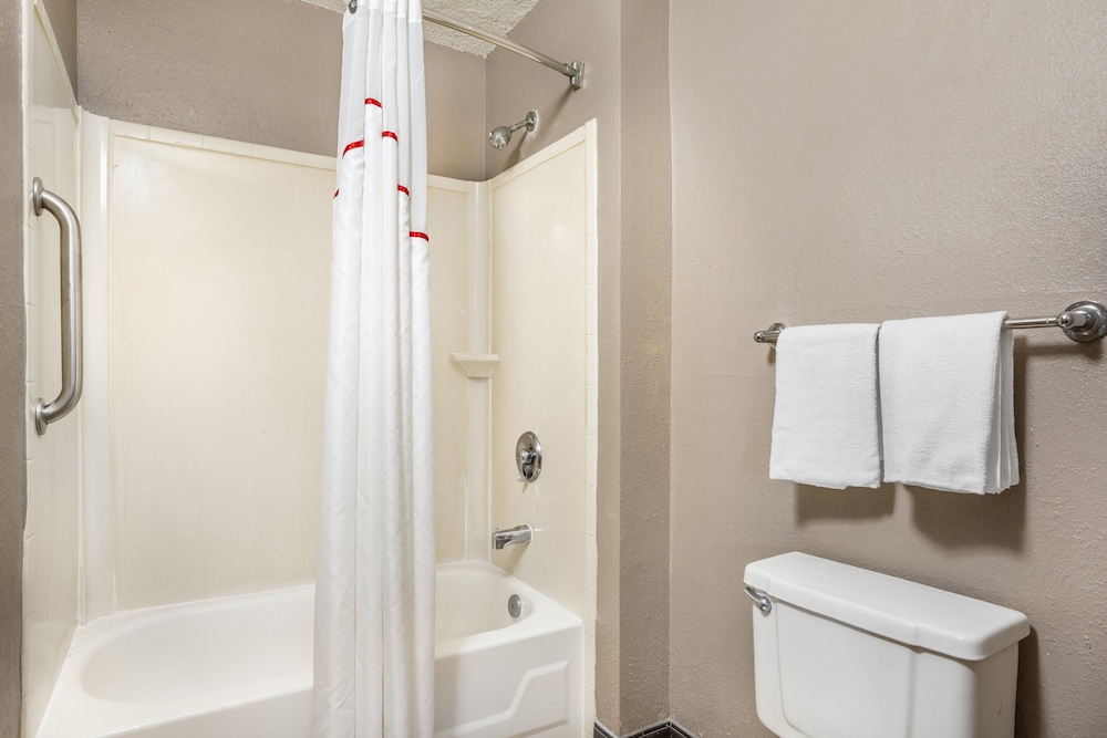 Red Roof Inn Tinton Falls Jersey Shore - photo 25