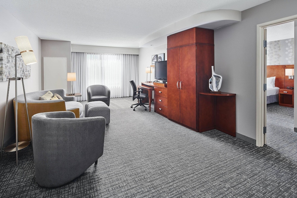 Courtyard by Marriott Shreveport Bossier Louisiana Boardwalk - photo 18