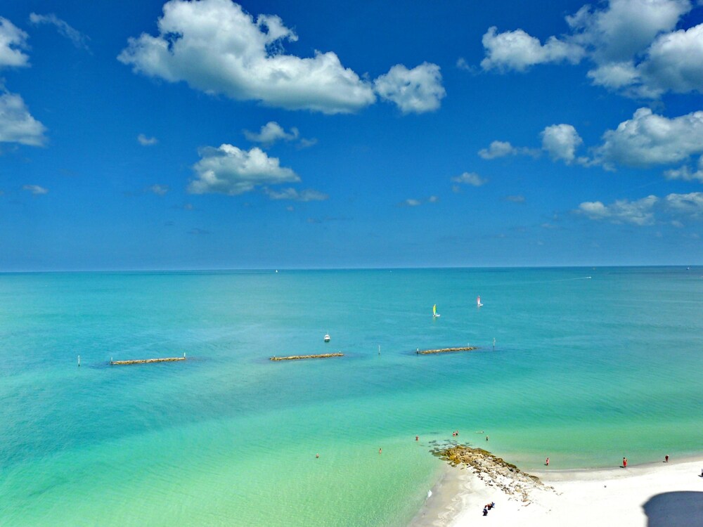 1268 Balboa Court — 4-Star Luxury Hotel in Marco Island, United States
