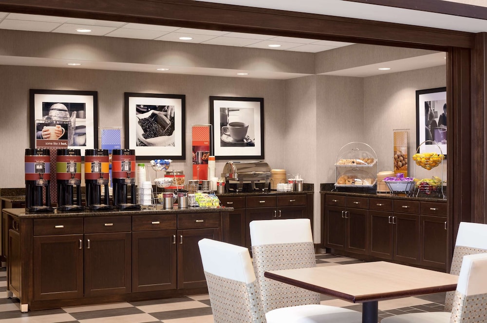 Hampton Inn & Suites Mansfield - photo 18
