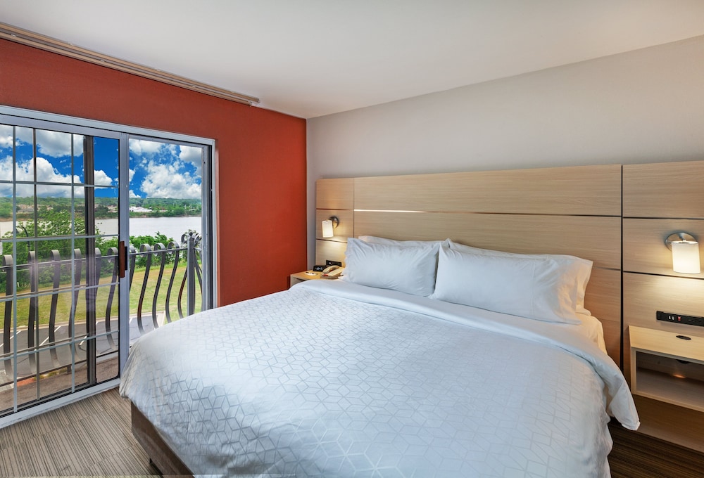 Holiday Inn Express Hotel & Suites Jenks by IHG - photo 7