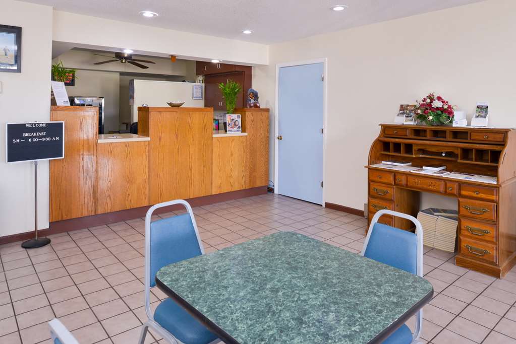 Americas Best Value Inn Sullivan - photo 22