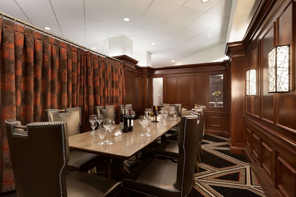 Hilton Arlington - photo 34