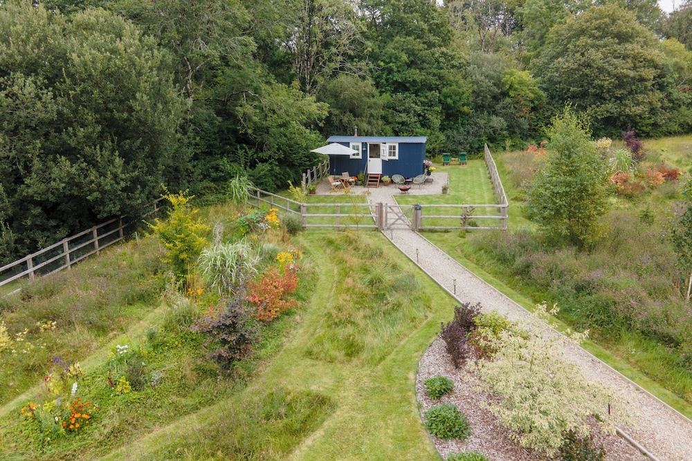 Bedwen - carbon neutral hotel in Llanarth