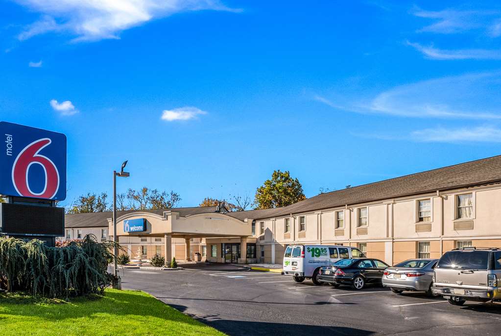 Motel 6 Levittown PA Bensalem - photo 2
