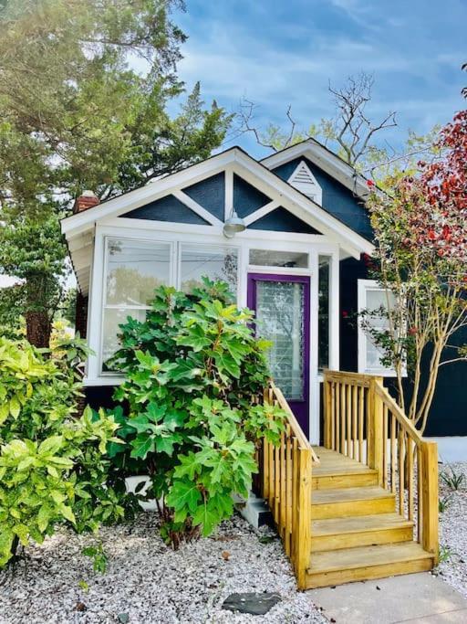 Cozy Beach Cottage Near The Bay — 4-Star Luxury Hotel in Villas, United States