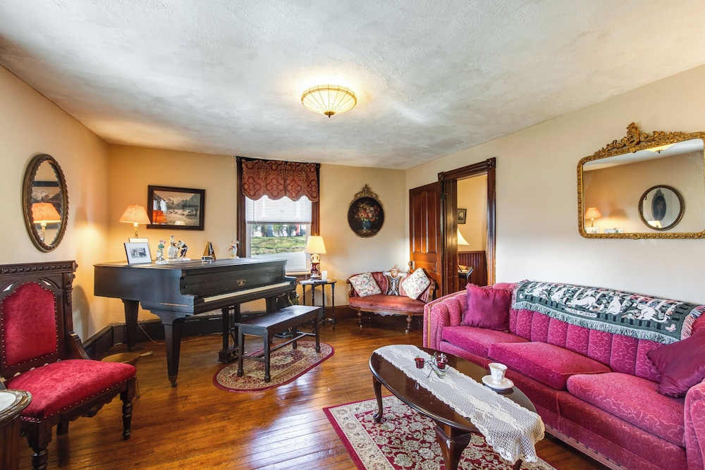 11 Mi to Jack Frost Resort: Winter Family Getaway — hotel in White Haven