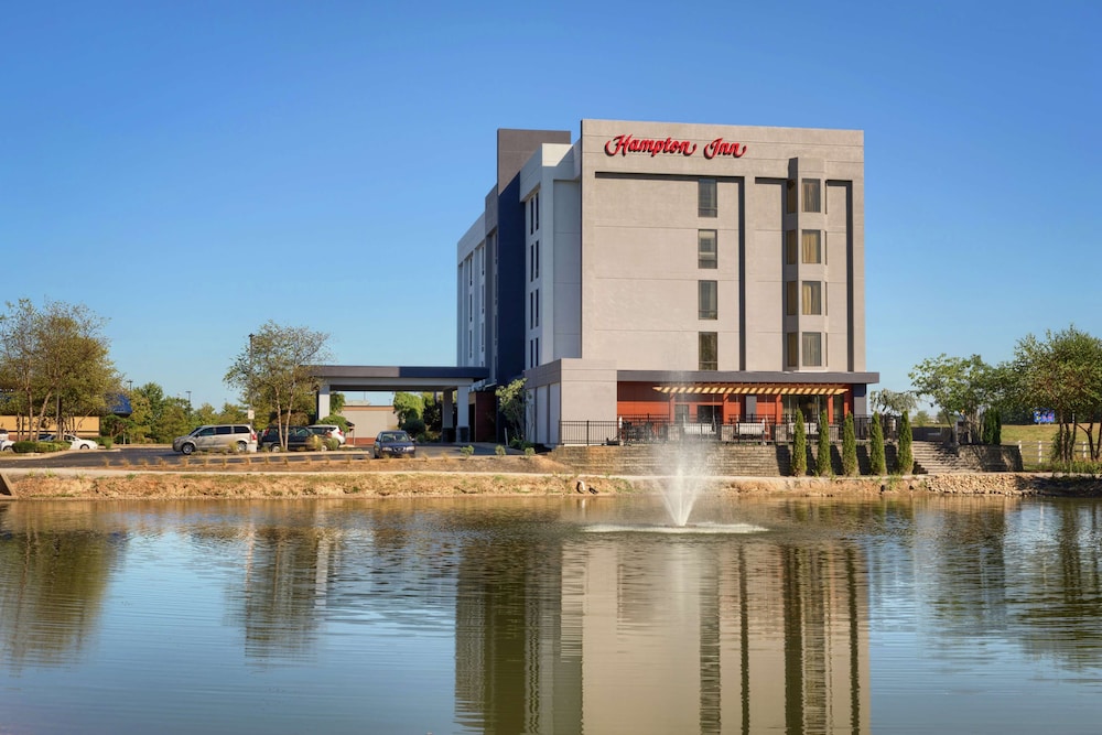 Hampton Inn Louisville Northeast - photo 41
