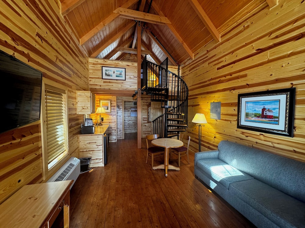 Cabins of Mackinaw - photo 16