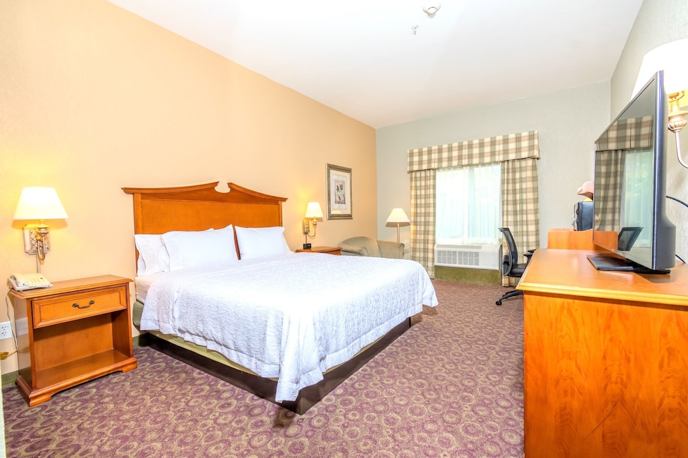 Hampton Inn and Suites College Station - photo 20