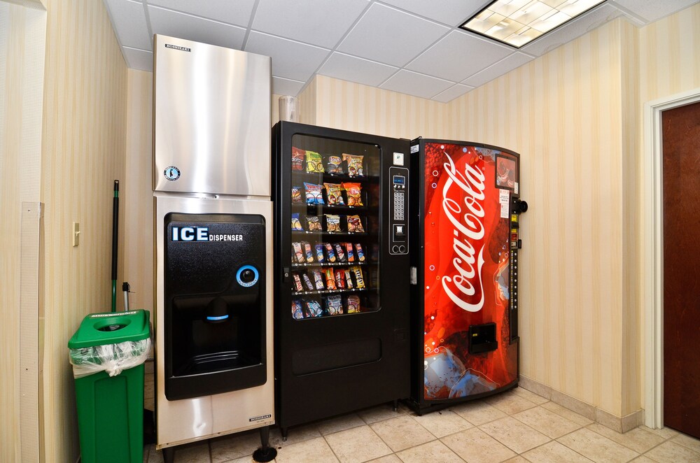 Econo Lodge Valdosta - photo 50