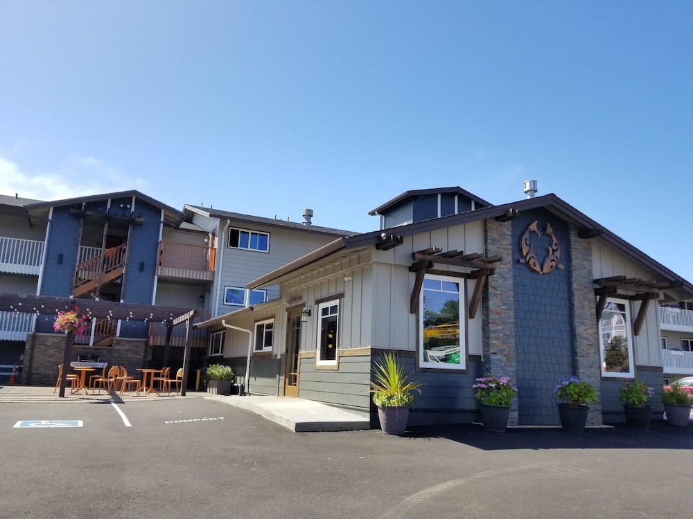 The Coho Oceanfront Lodge - photo 57