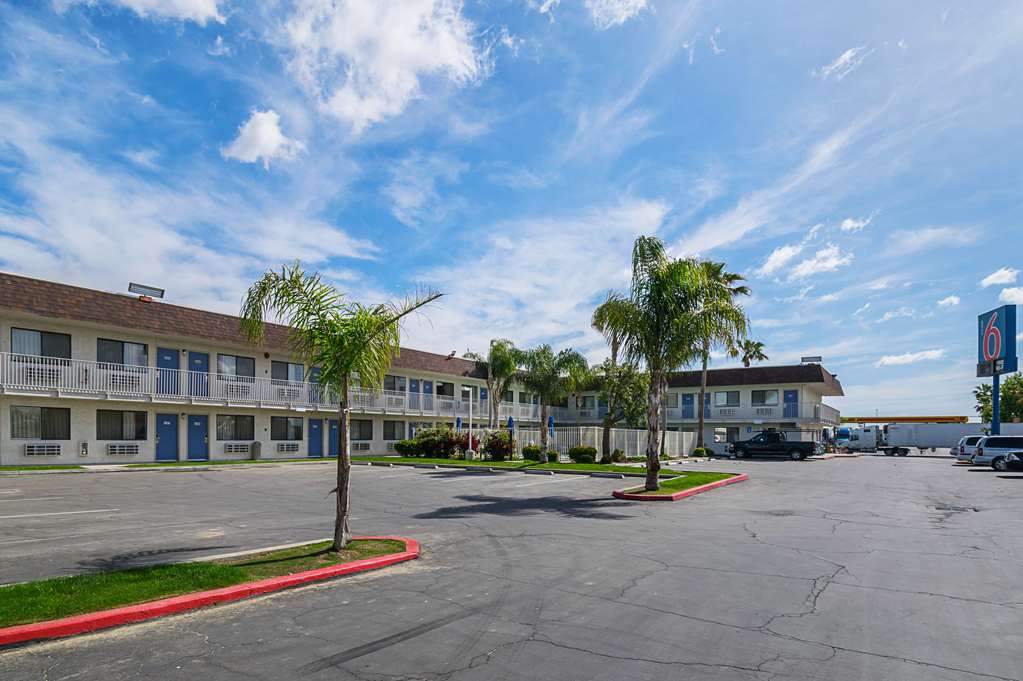 Motel 6 Lost Hills CA - photo 5