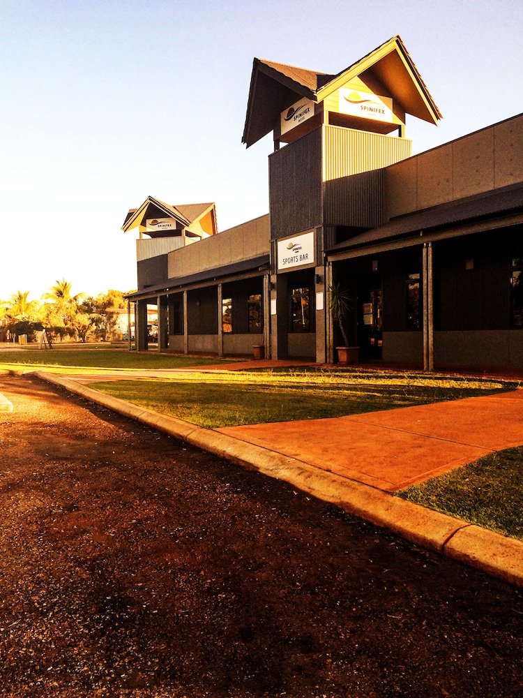 Spinifex Hotel - carbon neutral hotel in Derby