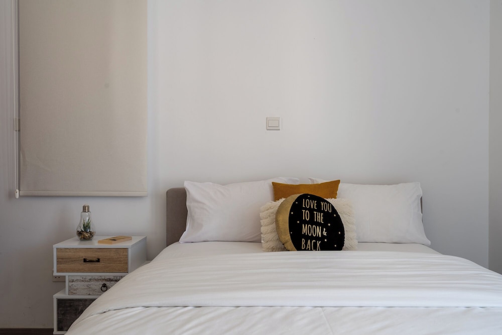 Flair 1 Bedroom Apartment & Balcony in Larnaca