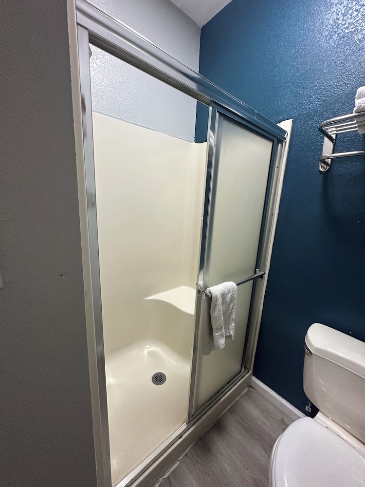 Budget Inn By OYO Barnesville Hwy 41 - photo 23