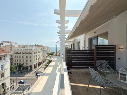 Luxury Downtown Apartment With Seaview E2 — 4-Star Luxury Hotel in Thessaloniki, Greece