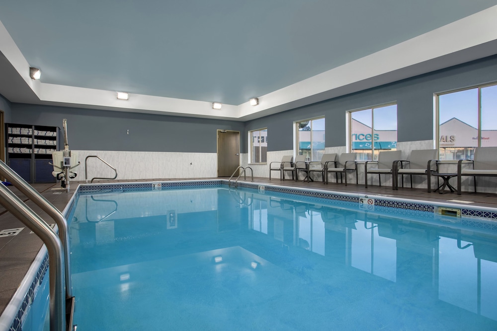 Holiday Inn Express Hotel & Suites Clinton by IHG - photo 28