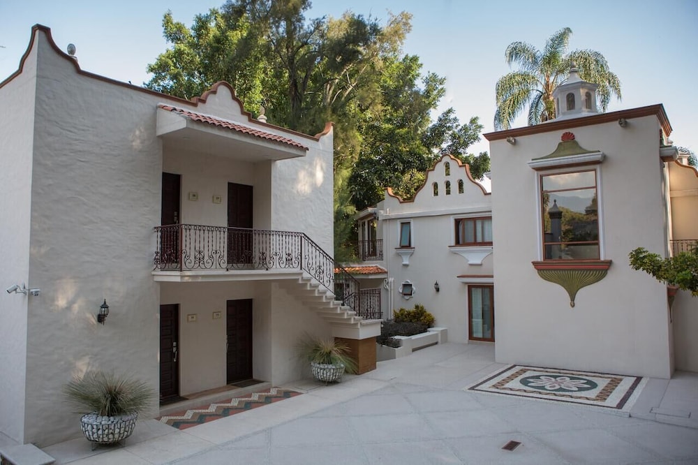 La Cañadita Culture Boutique by Rotamundos Hotel in Cuernavaca, Mexico