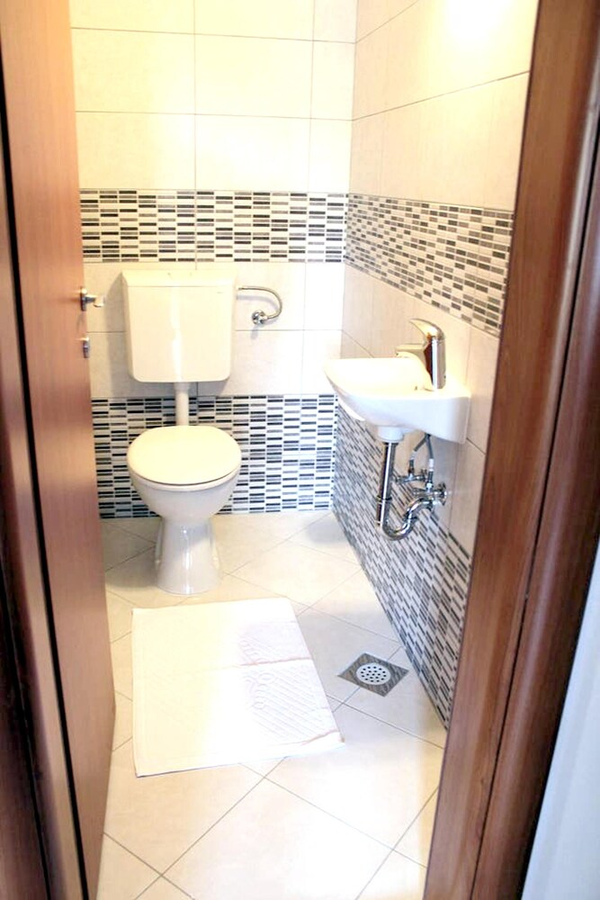Spacious Villa with Private Pool in Dubrovnik