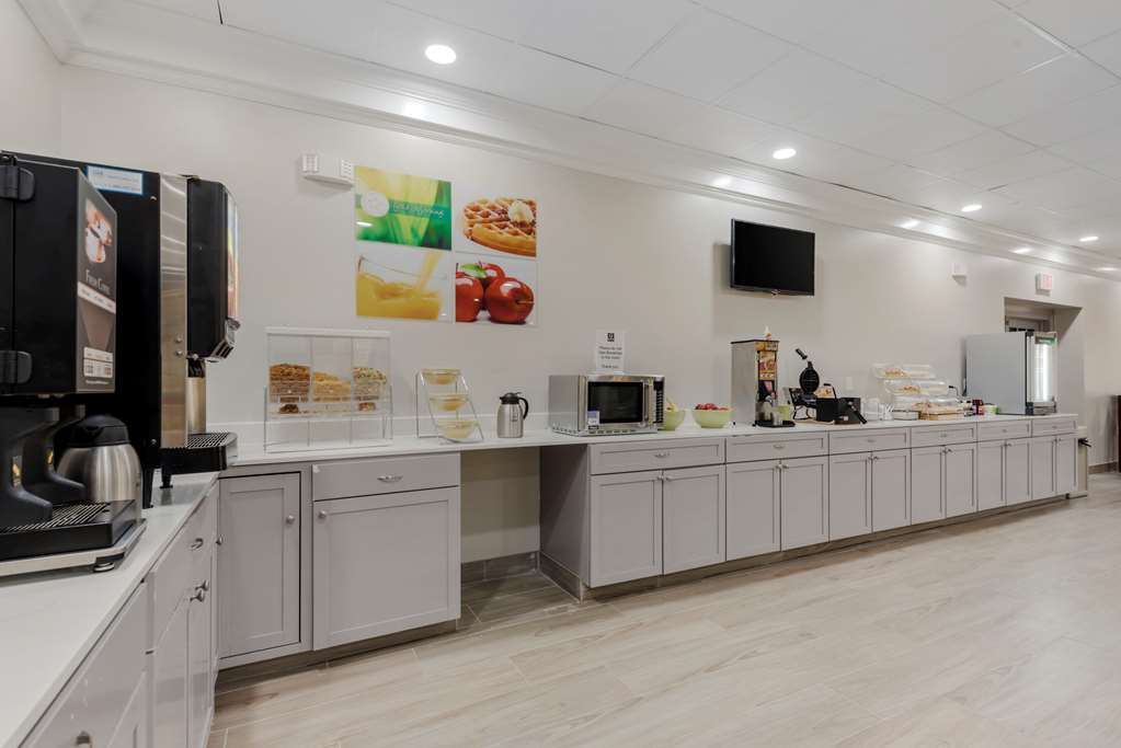 Quality Inn & Suites New Hartford Utica - photo 26