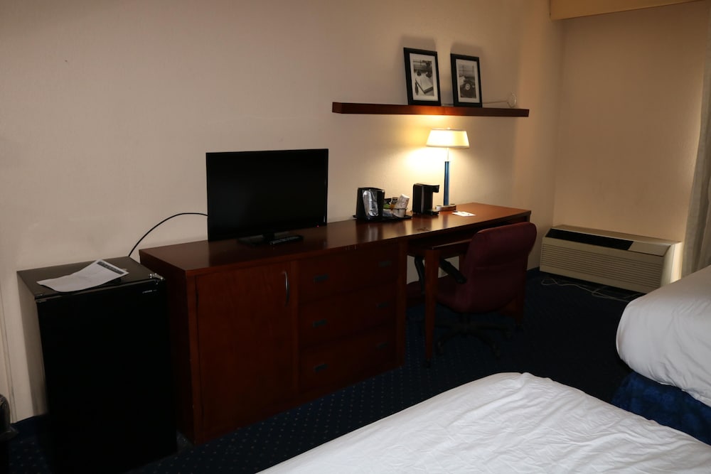 Baymont by Wyndham Columbia Northwest - photo 7