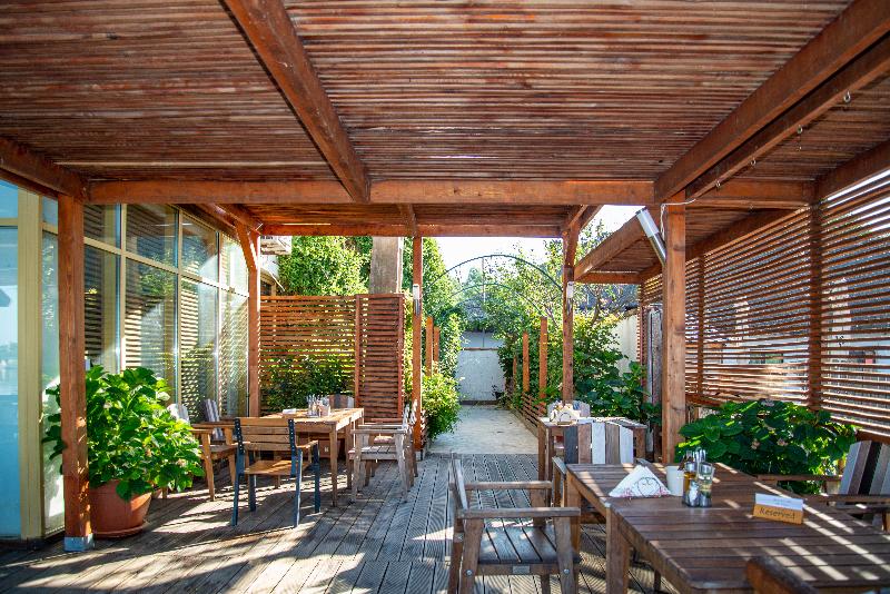 Paradis Hotel - carbon neutral hotel in Crisan