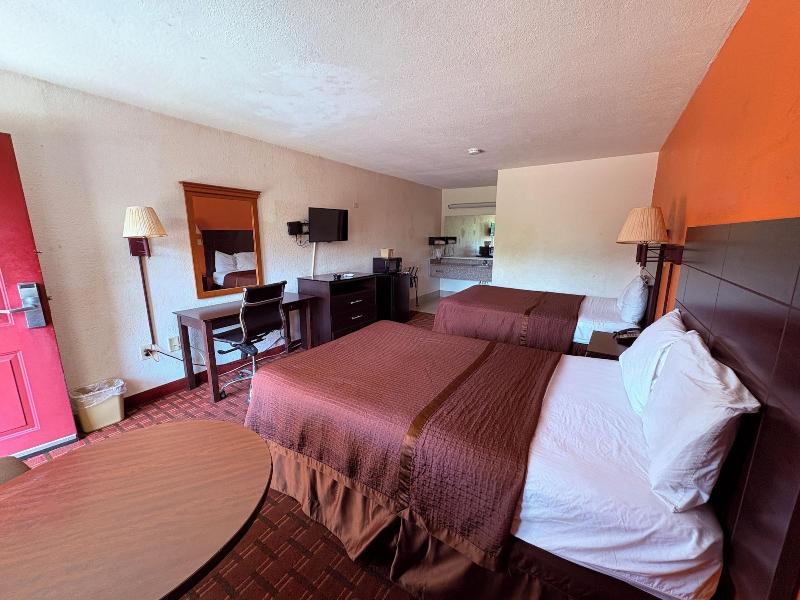 Royal Regency Inn - photo 9