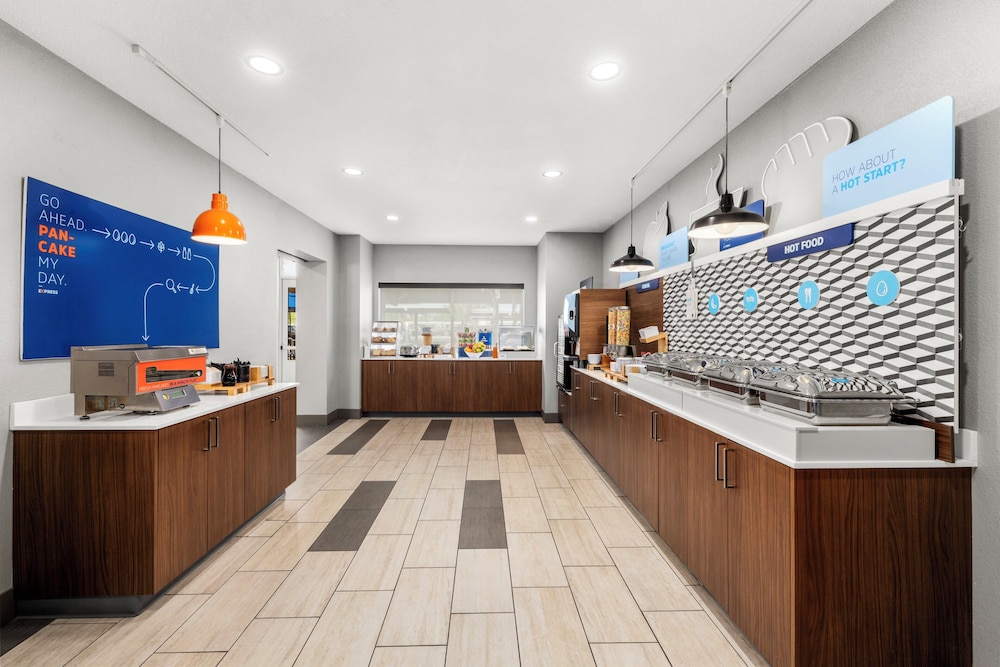 Holiday Inn Express & Suites Phoenix West Tolleson by IHG - photo 64