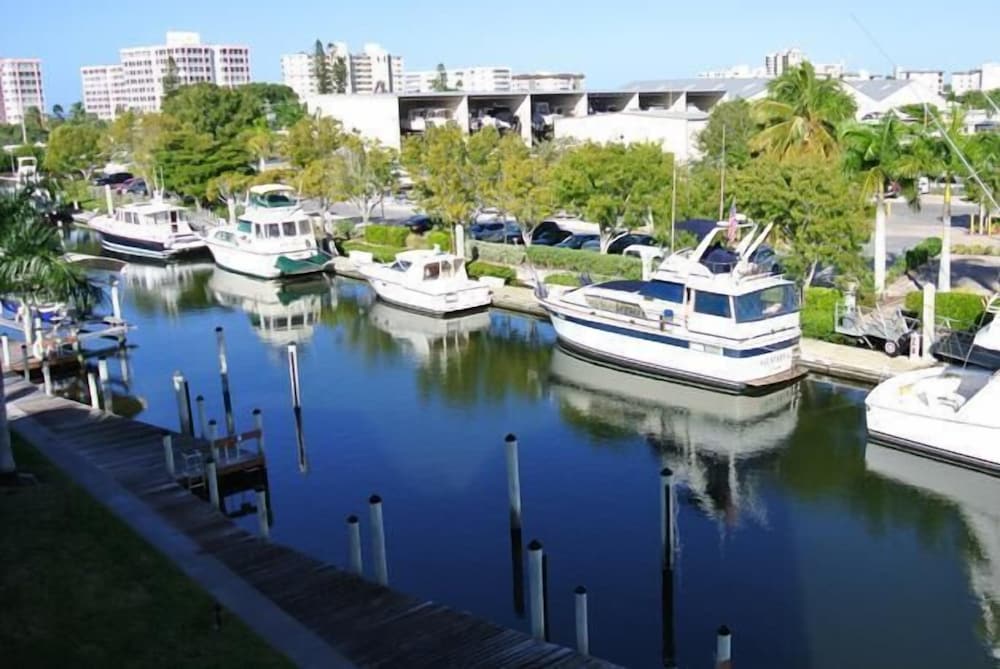Santa Maria Harbour Resort 202 Weekly 2 Bedroom Condo by RedAwning - photo 22