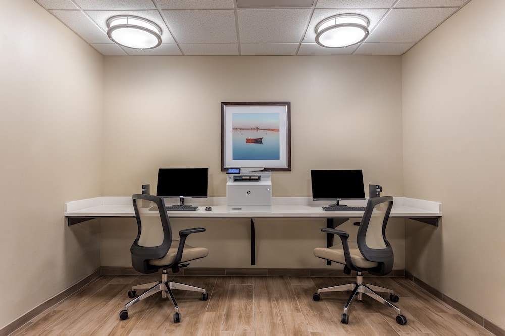 Candlewood Suites Bethlehem South by IHG - photo 17