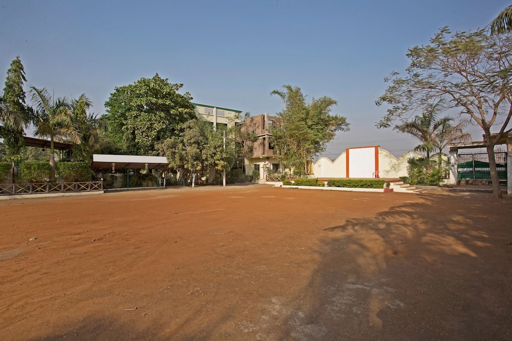 OYO 28363 Hotel Sai Icon Residency — hotel in Kalyan