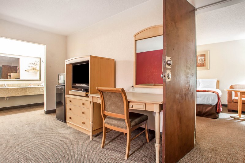 Motel 6 Nashville - photo 14
