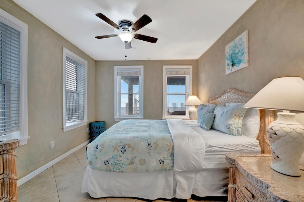 Stones Throw Beachfront Luxury Suites - photo 7