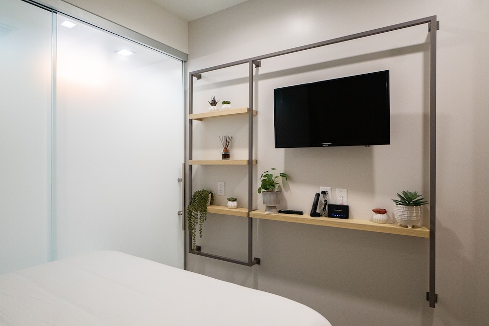 SOVA Micro Room & Social Hotel - photo 39