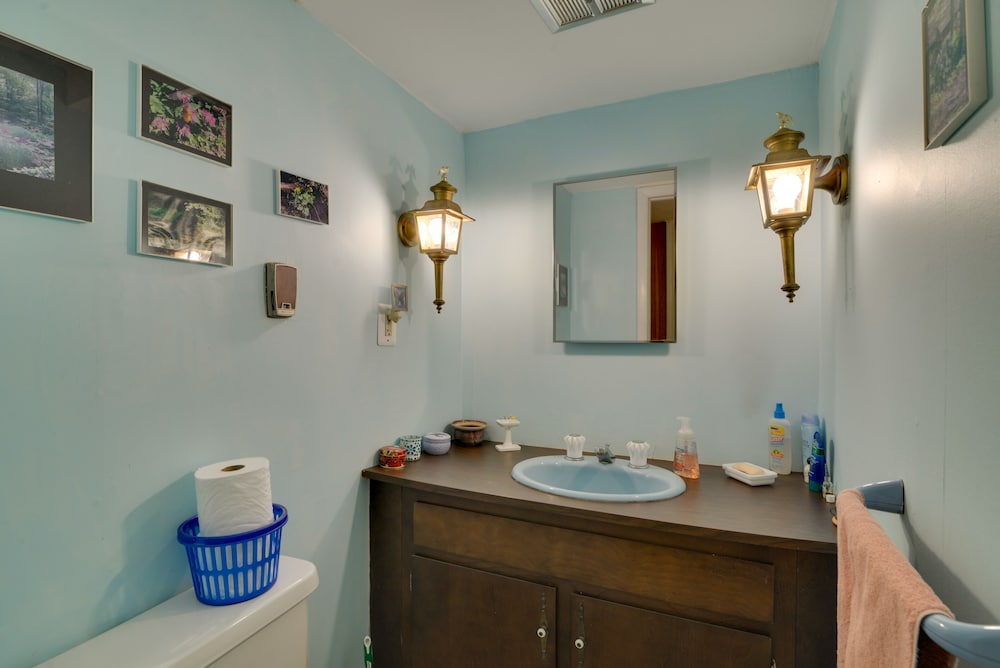 Secluded Stroudsburg Home 5 Mi To Ski Resort - photo 3