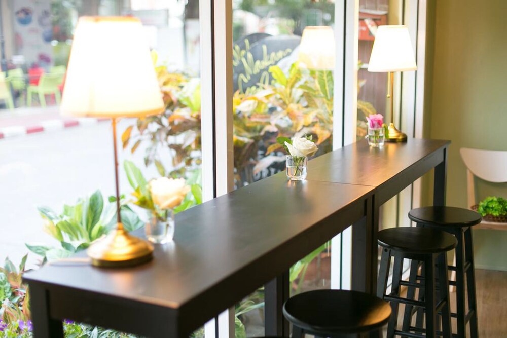 Reddoorz @ Folk Poshtel Silom