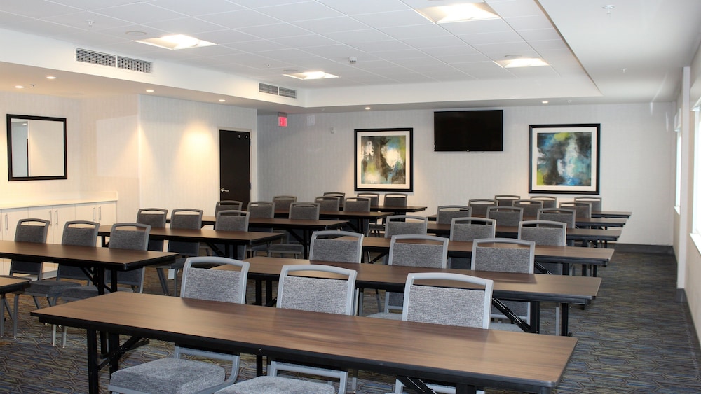 Holiday Inn Express & Suites Jacksonville W I295 and I10 by IHG - photo 40