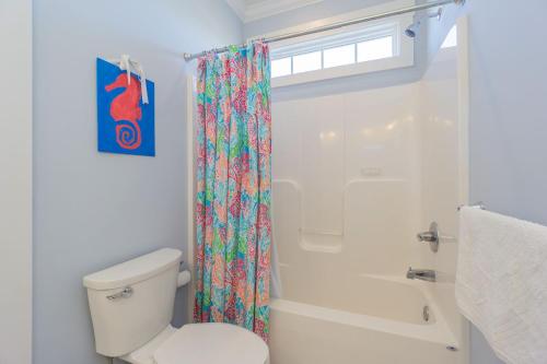 Kiki Hut by Oak Island Accommodations - photo 32