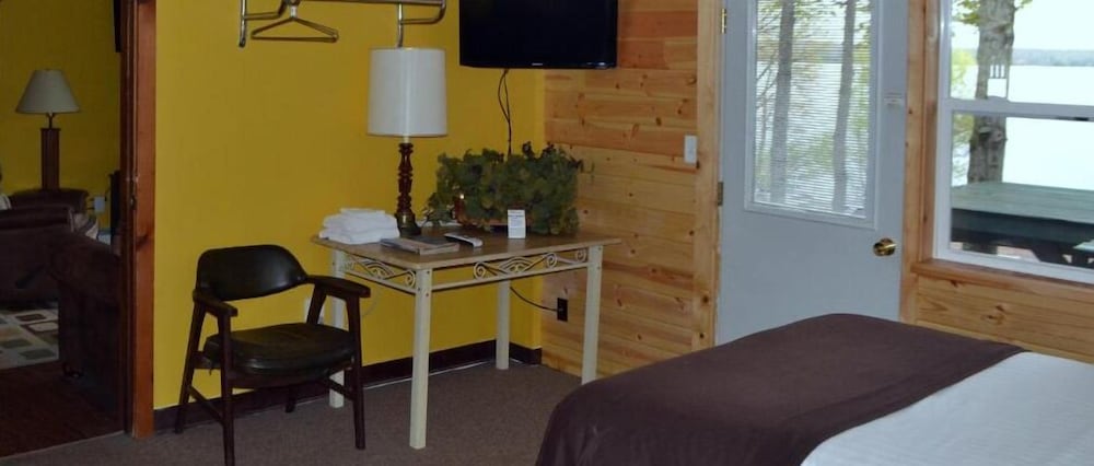 AJ's Lodge and Oven - photo 15