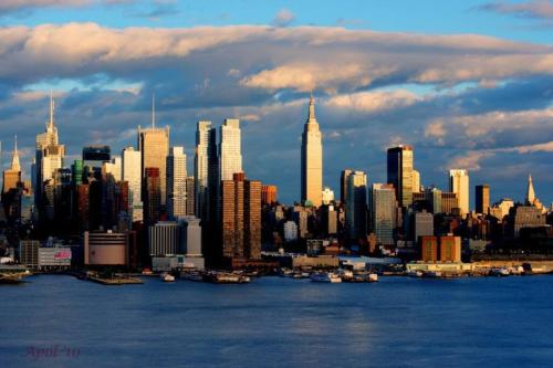 Warm 3 BR for U Near Manhattan View 15 Min to NYC — 4-Star Luxury Hotel in West New York, United States