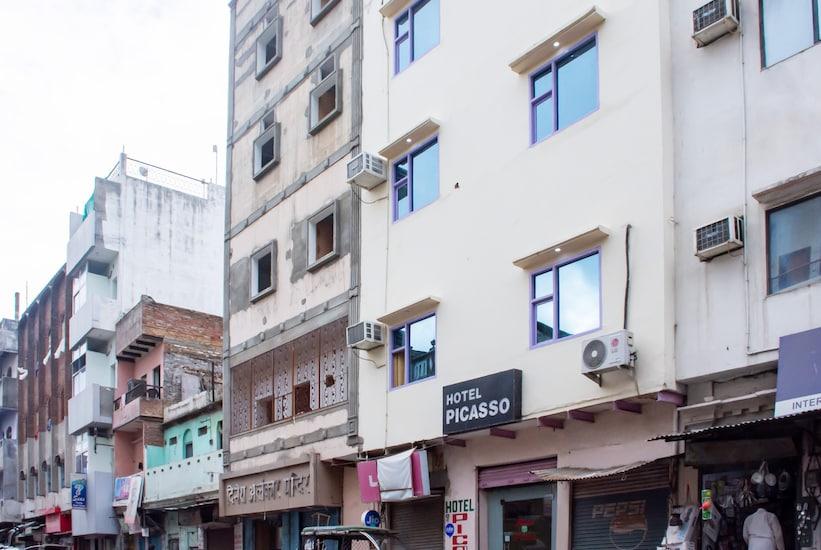 Hotel Picasso - carbon neutral hotel in Varanasi