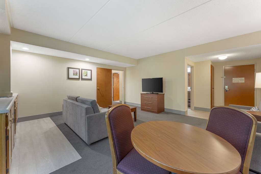 Comfort Inn & Suites LaVale Cumberland - photo 38