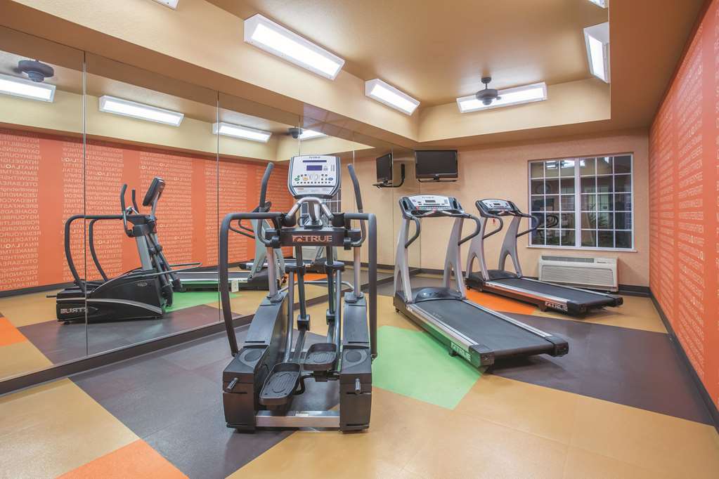 La Quinta Inn & Suites by Wyndham Bentonville - photo 9