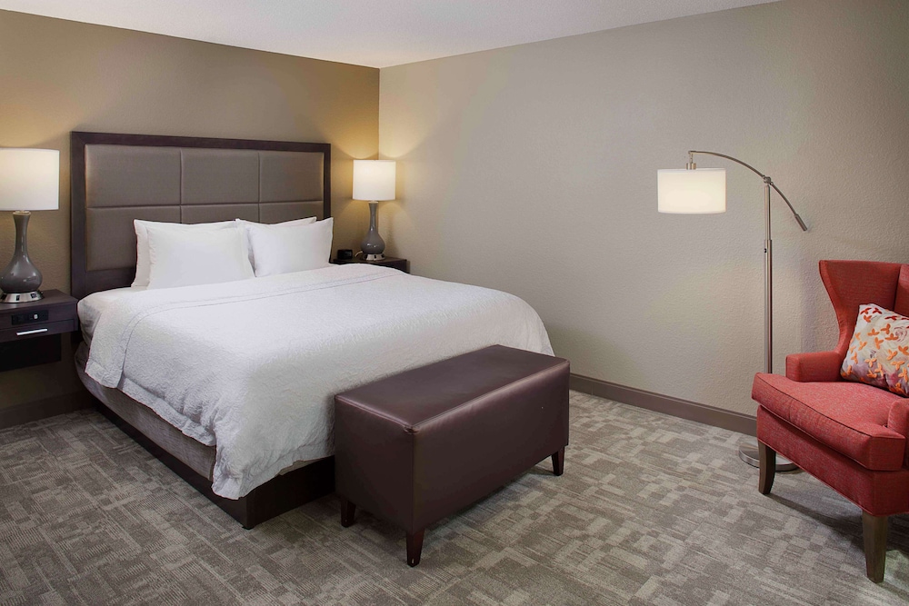 Hampton Inn Garden City Long Island - photo 9