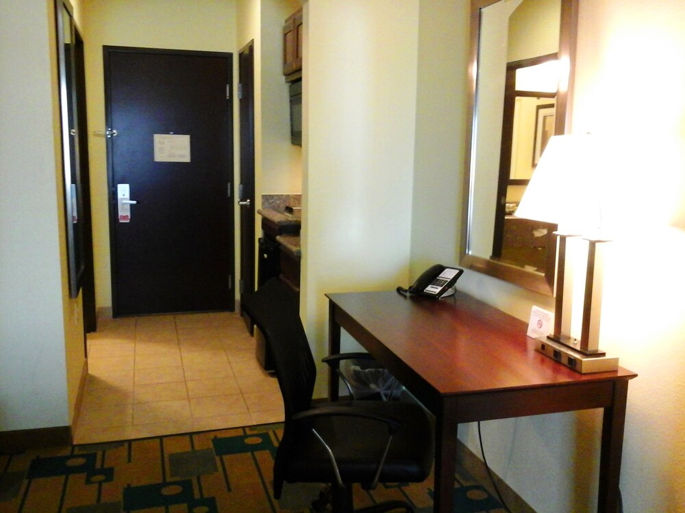 Rivers Inn & Suites - photo 9