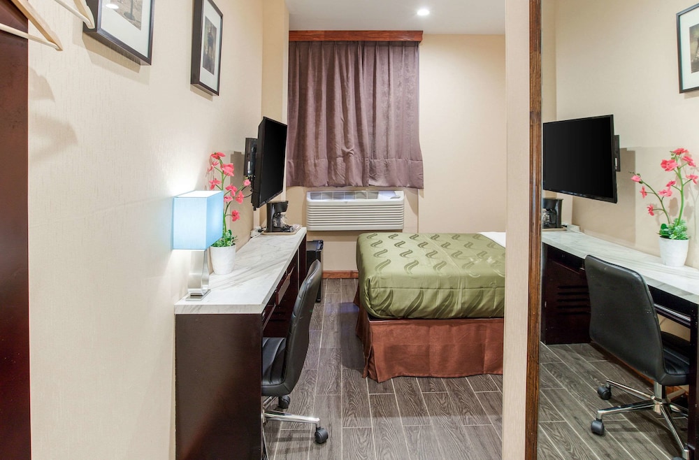 Quality Inn near Sunset Park - photo 14