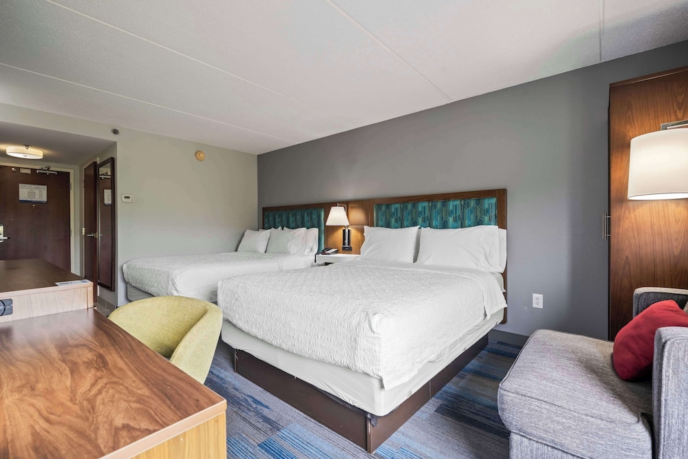 Hampton Inn Ridgefield Park - photo 22